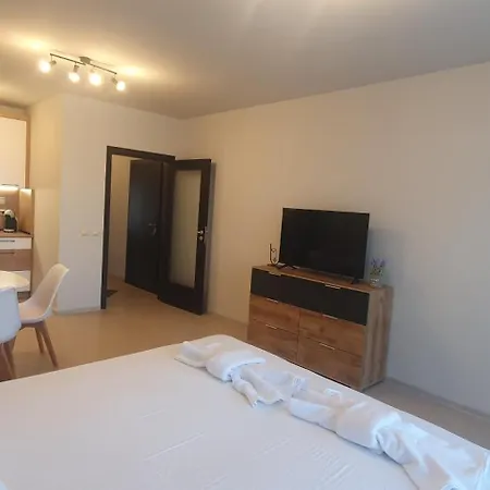 Central Beach Ravda Apartments رافدا