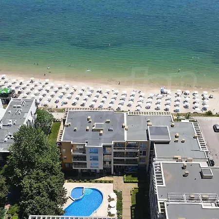 Central Beach Ravda Apartments