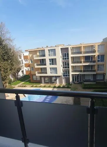 Central Beach Ravda Apartments رافدا