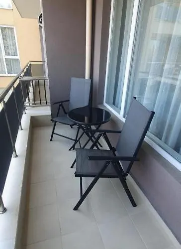 Central Beach Ravda Apartments * رافدا