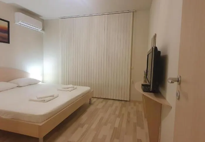 شقة Central Beach Ravda Apartments