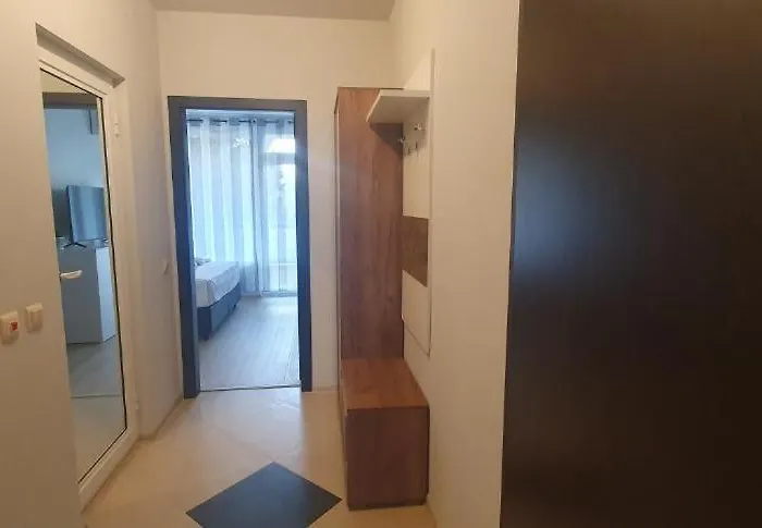 Central Beach Ravda Apartments رافدا