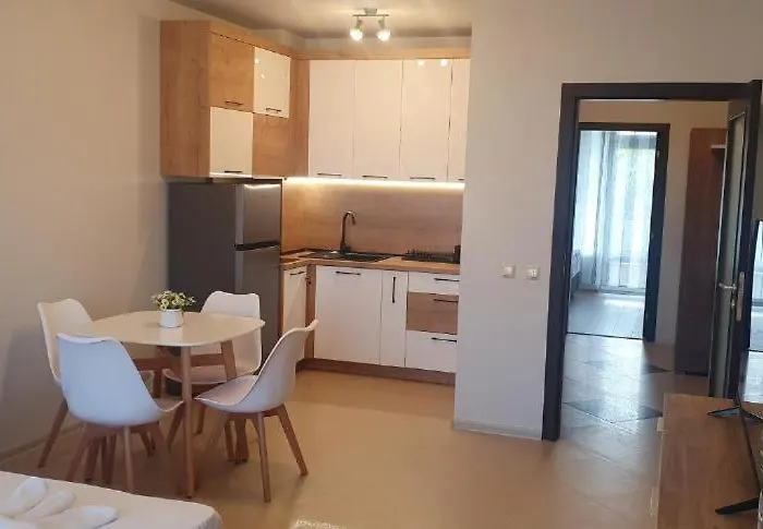 Central Beach Ravda Apartments *