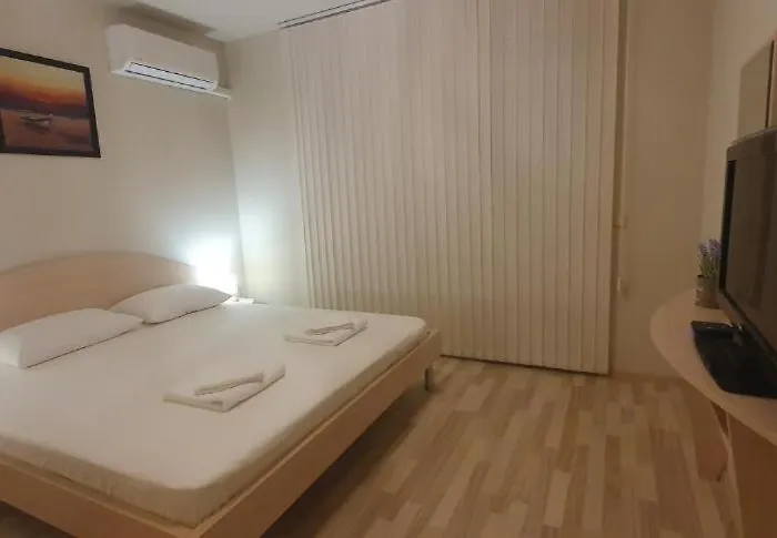 Central Beach Ravda Apartments Apartment